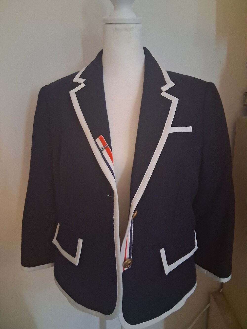 THOM BROWNE BLAZER! COLLECTOR'S ITEM. SZ L 500$ PERFECT CONDITION. AMAZING.